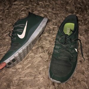 Men’s size 11 Nike running sneakers